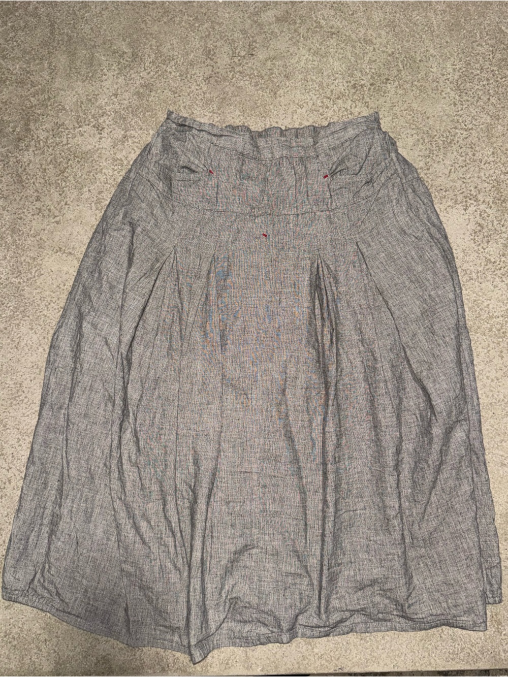 Skin women's skirt in beige lining and gray patterned exterior